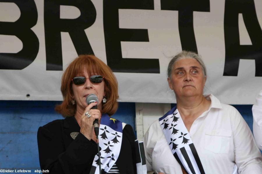 La Breizh Manif 2016 : Lena Louarn et Mona Bras.