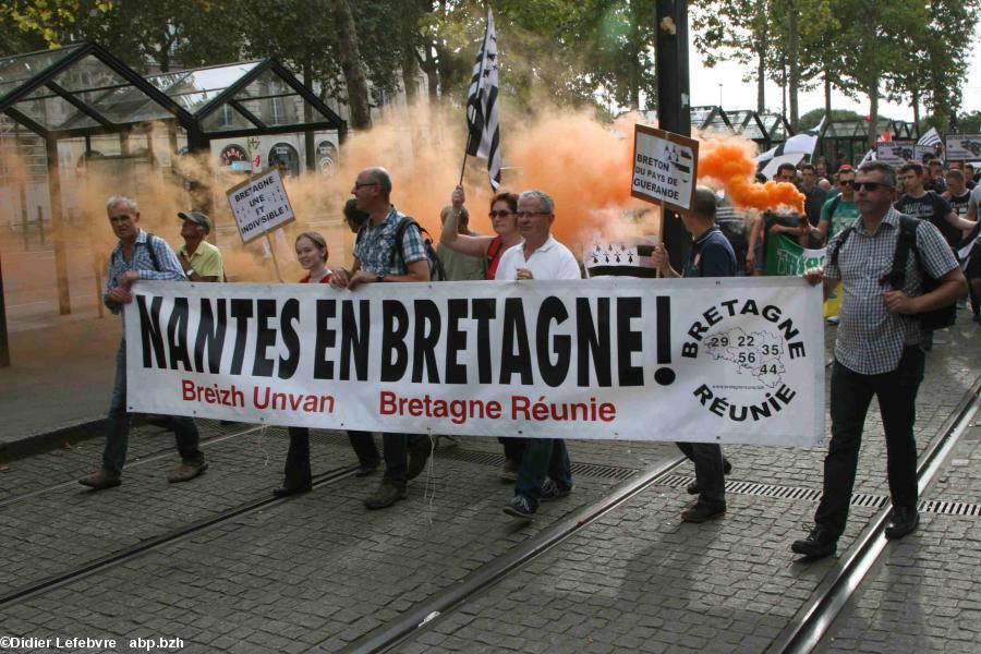 La Breizh Manif 2016 : Glenmor appelé au secours des militants.