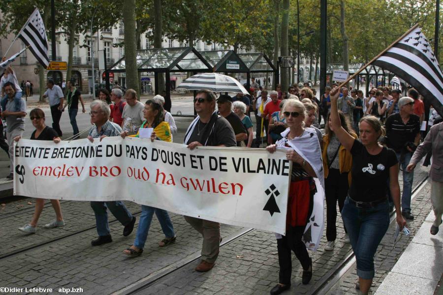 La Breizh Manif 2016 : Emglev Oud ha Gwilen présents aussi dans le 44.