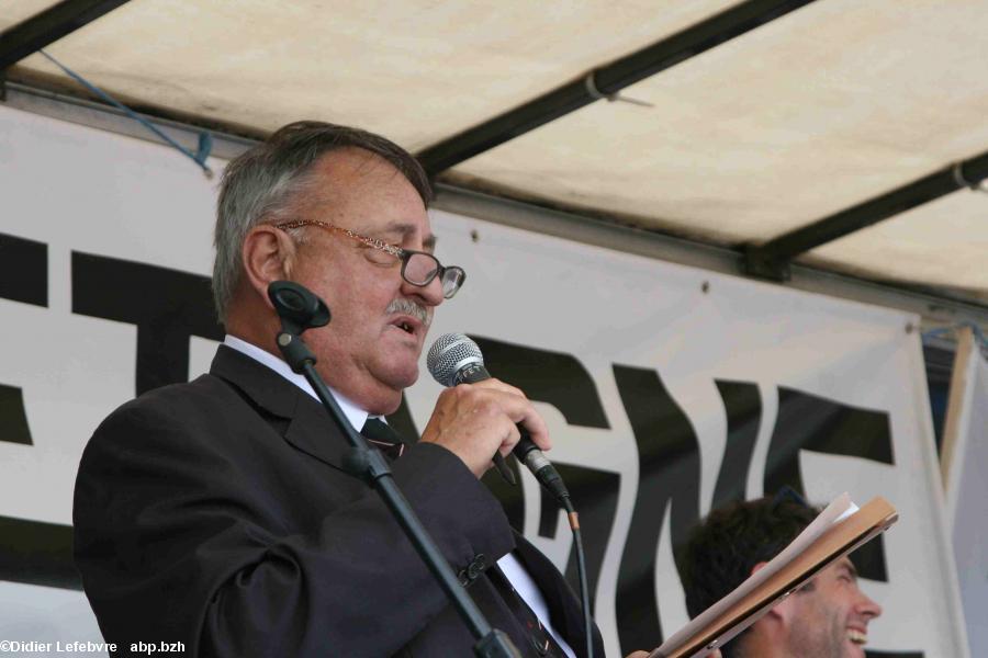 La Breizh Manif 2016 :   prise de parole du président de Bretagne Réunie Jean-François Le Bihan.