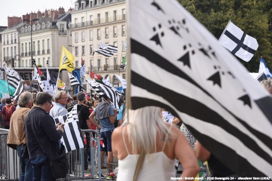 Breizh Manif 2016 e Naoned (foto Yann Lukaz).