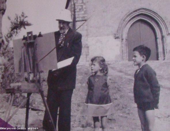 19- Exposition Jean Fréour au Croisic, été 2016. Détail. Jean Fréour dessine sous le regard des enfants.