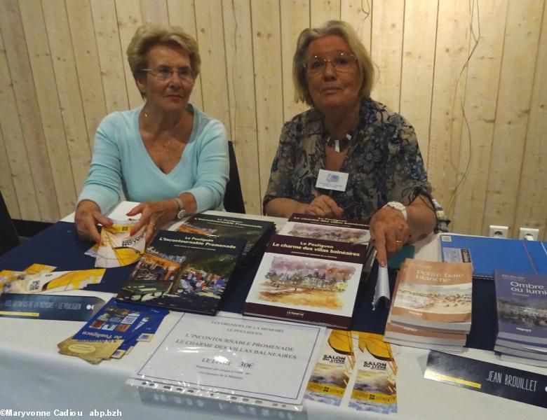 12- L'association d'histoire locale Les greniers de la mémoire, Le Pouliguen, est présente. Danielle Papion, présidente, et Jacqueline Colin.