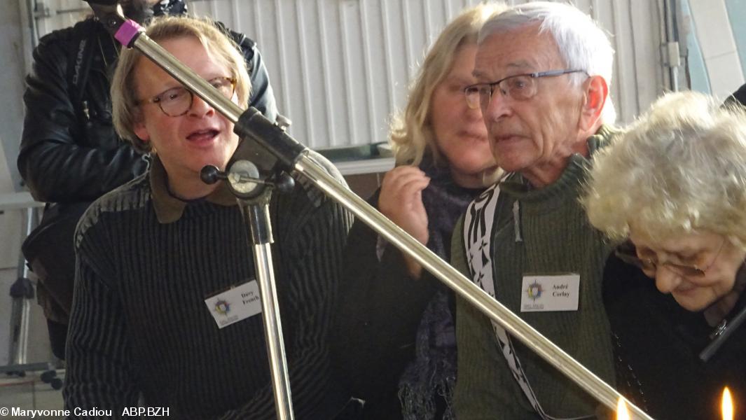 41- Assemblés, au vol, Davy French, André Corlay et Gwenn Le Goarnig.