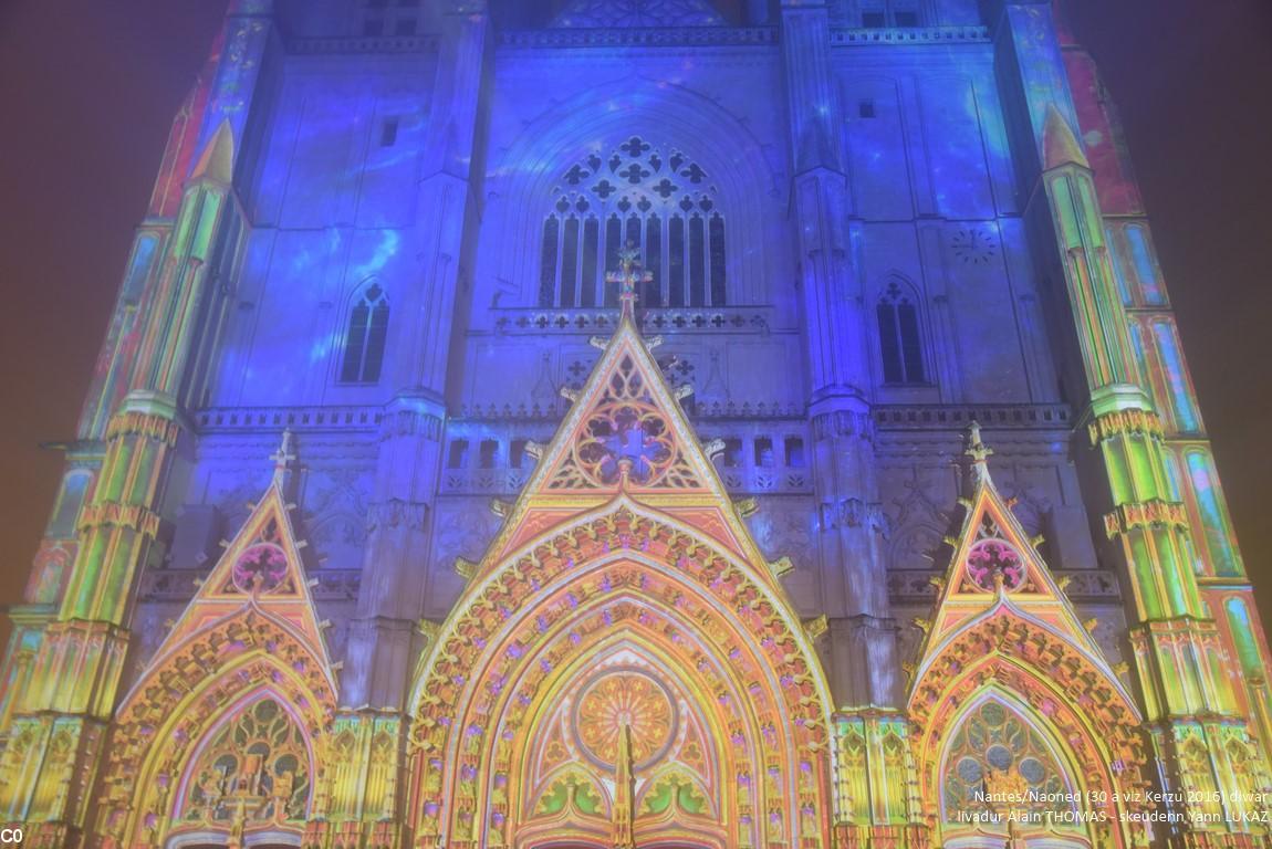 Naoned / Nantes, Noel / Nedeleg 2016, façade cathédrale illuminée d'après peintre nantais  Alain Thomas