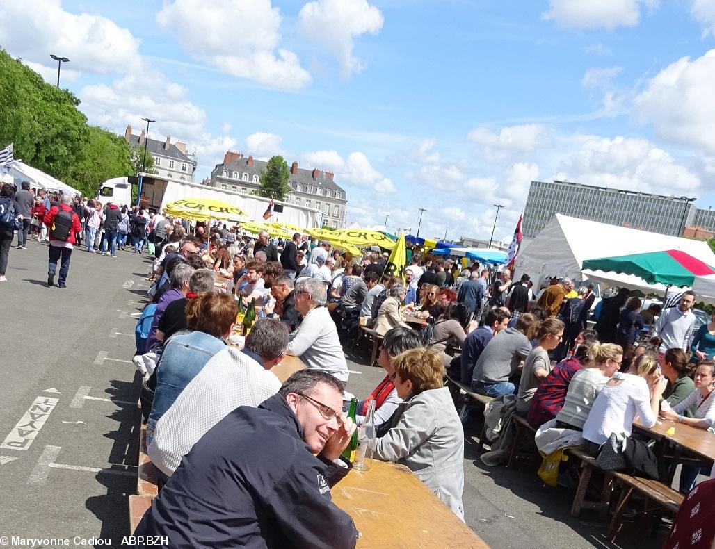 Une vue générale de la Grande Tablée Bretonne 2017 à Nantes à 15 h.