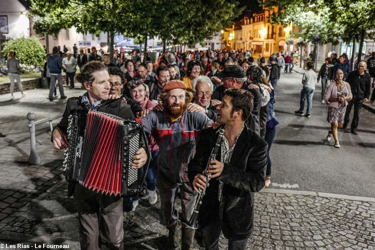 Final des Rias dans les rues de Bannalec avec le comédien québécois, surnommé 