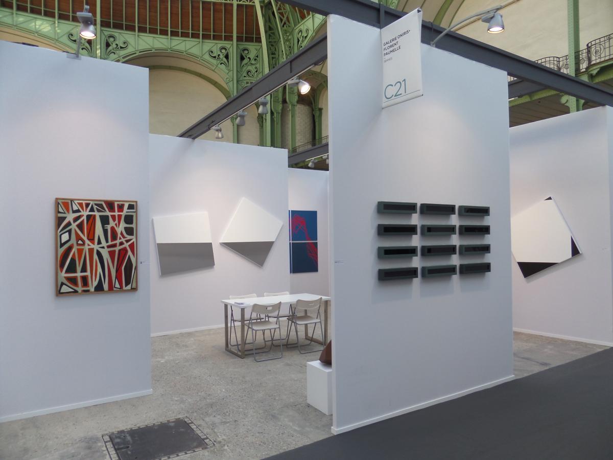 Stand de la galerie Oniris à la foire Art Paris Art Fair au Grand-Palais en avril 2016