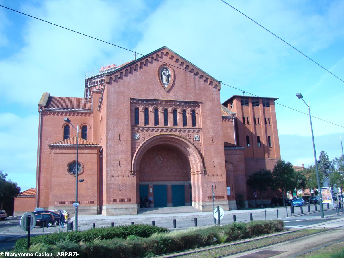 L'église Sainte Thérèse non loin du séminaire de Nantes.