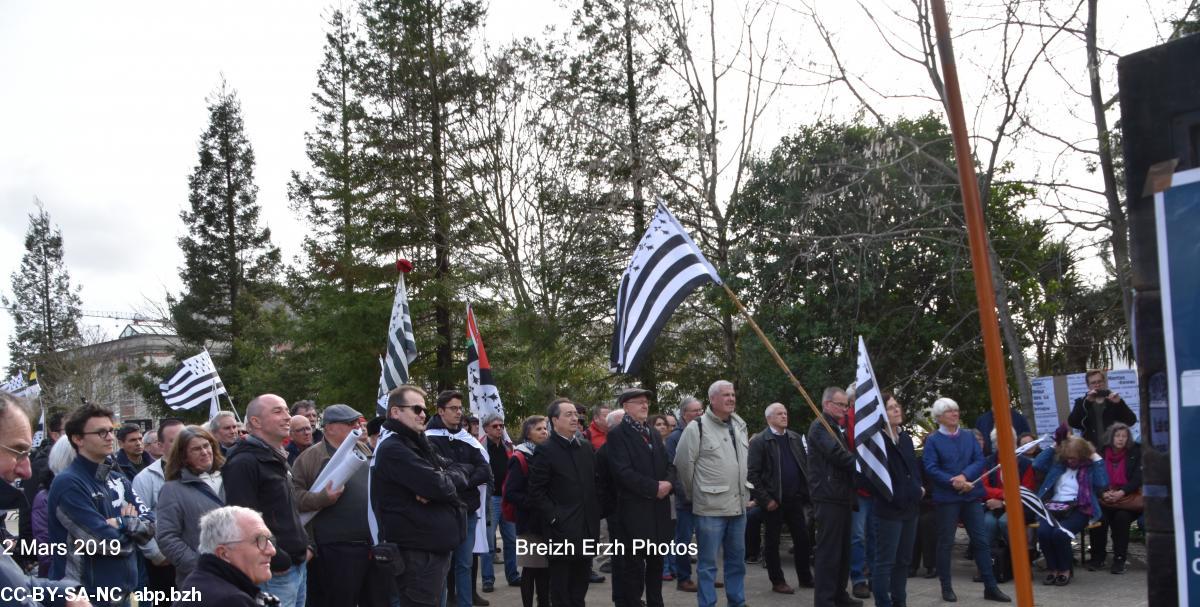 Grand débat 105 000 et après ? organisé par Bretagne Réunie. 2 mars 2019. Autre vue de la foule.