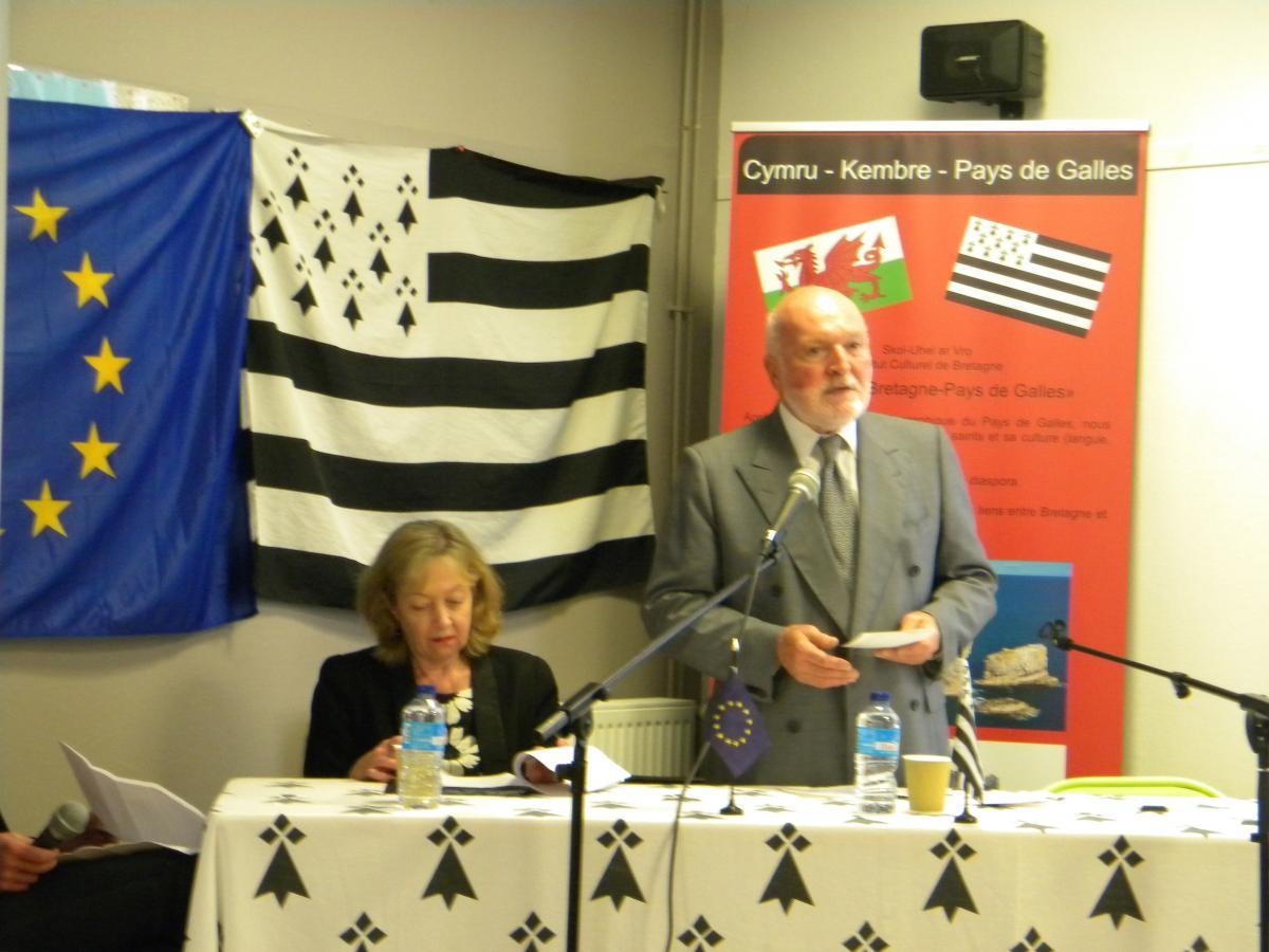 Madame Jill Evans Eurodéputée Galloise et Erwan Fouéré président de l'IDBE