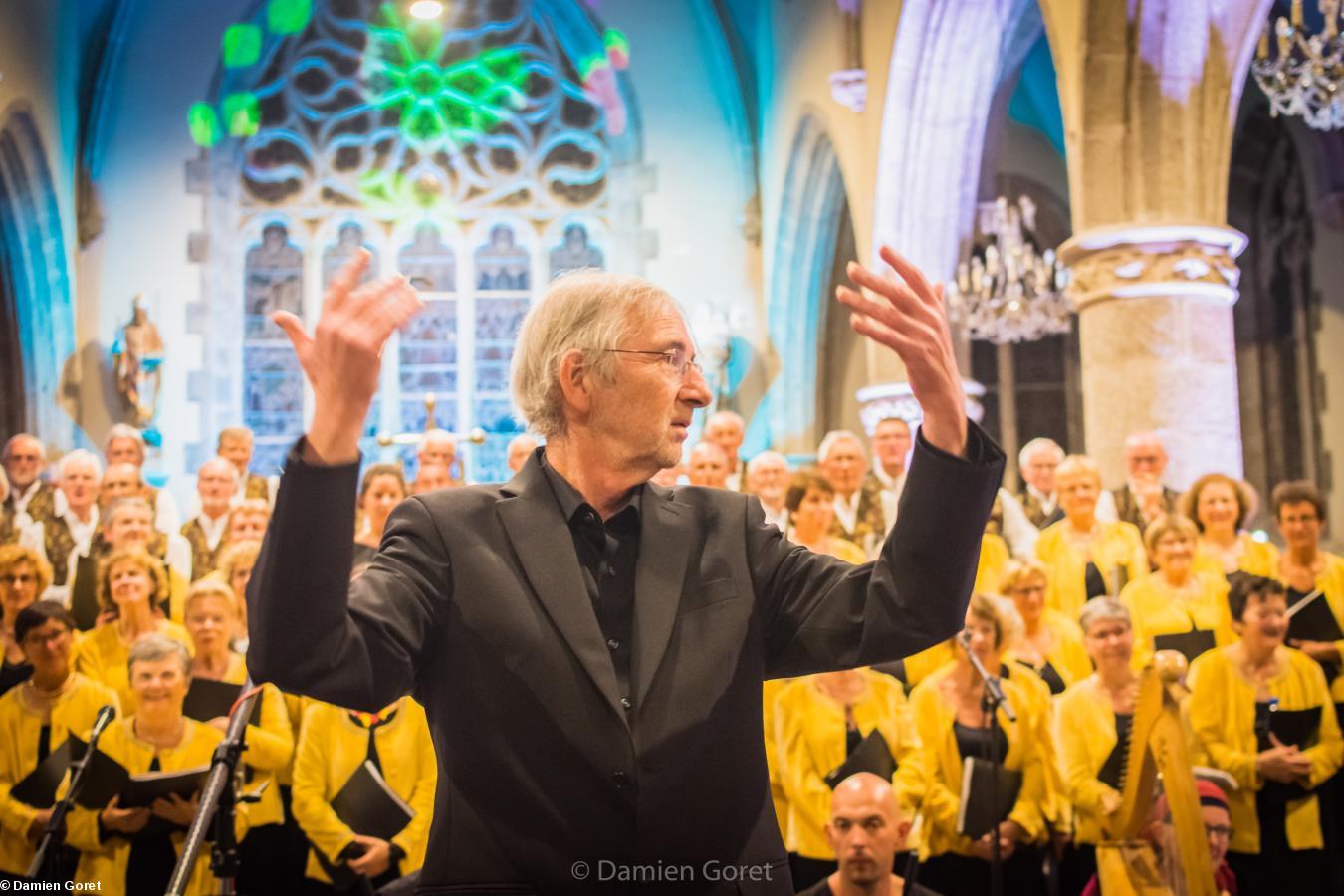 L'Ensemble Choral du Bout du Monde est dirigé par Christian Desbordes