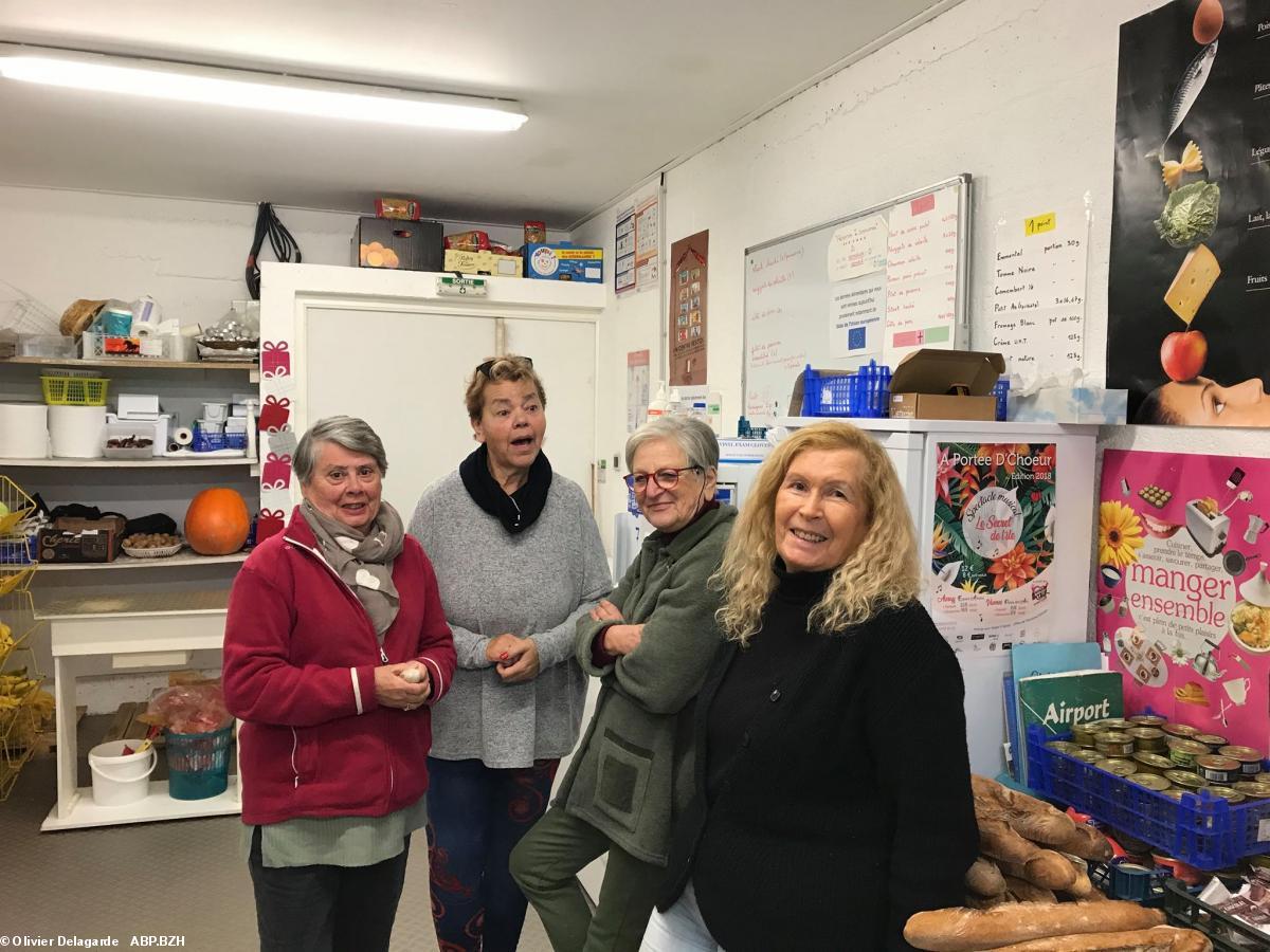 Bénévoles, Christiane, Martine, Chantal et Martine sont au rendez-vous tous les mardis