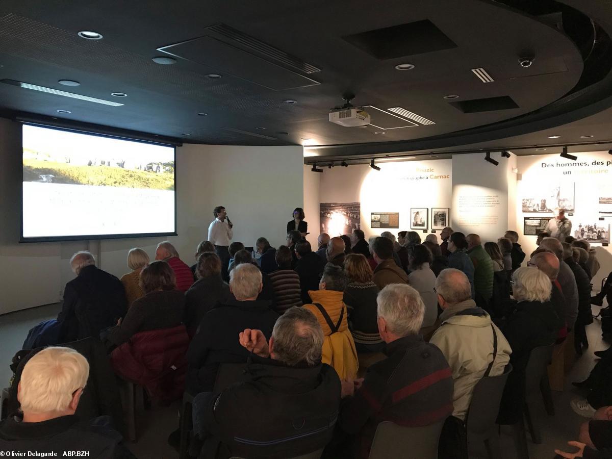 Aurélie Moufflarge, a fait un point d’étape de cette candidature ambitieuse, lors d’une conférence hier soir à la Maison des Mégalithes de Carnac.