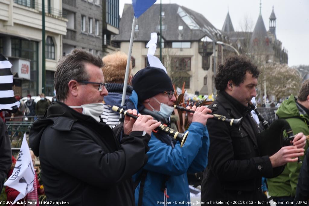 Kemper, manifestadeg  evit ar brezhoneg (13vet a viz meurzh 2021). Dibunadeg.  Sonerion.