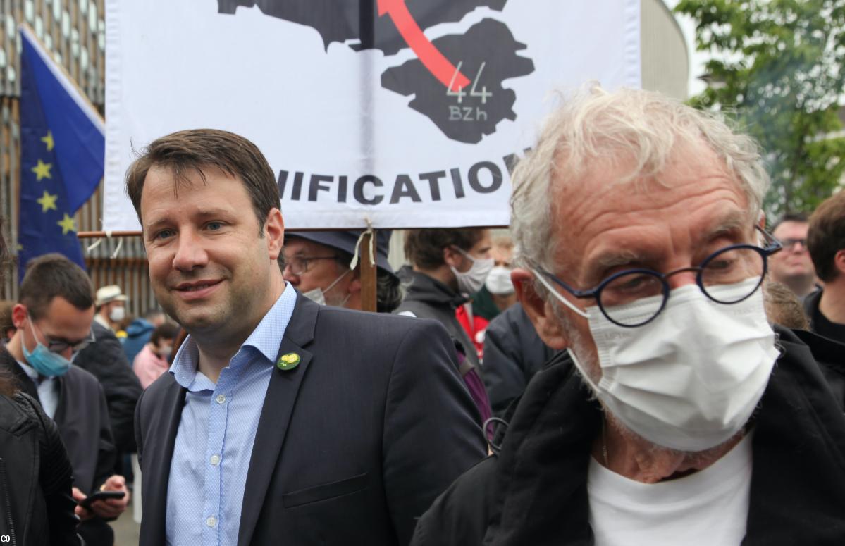 Chesnais-Girard à la manifestation pour la langue bretonne à Guingamp le 29 mais 2021 ( photo Philippe Argouarch )