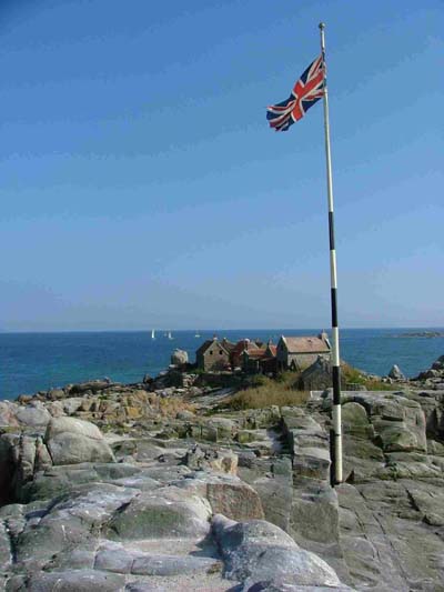 L' archipel des Minquiers  à quelques milles de Saint-Malo.