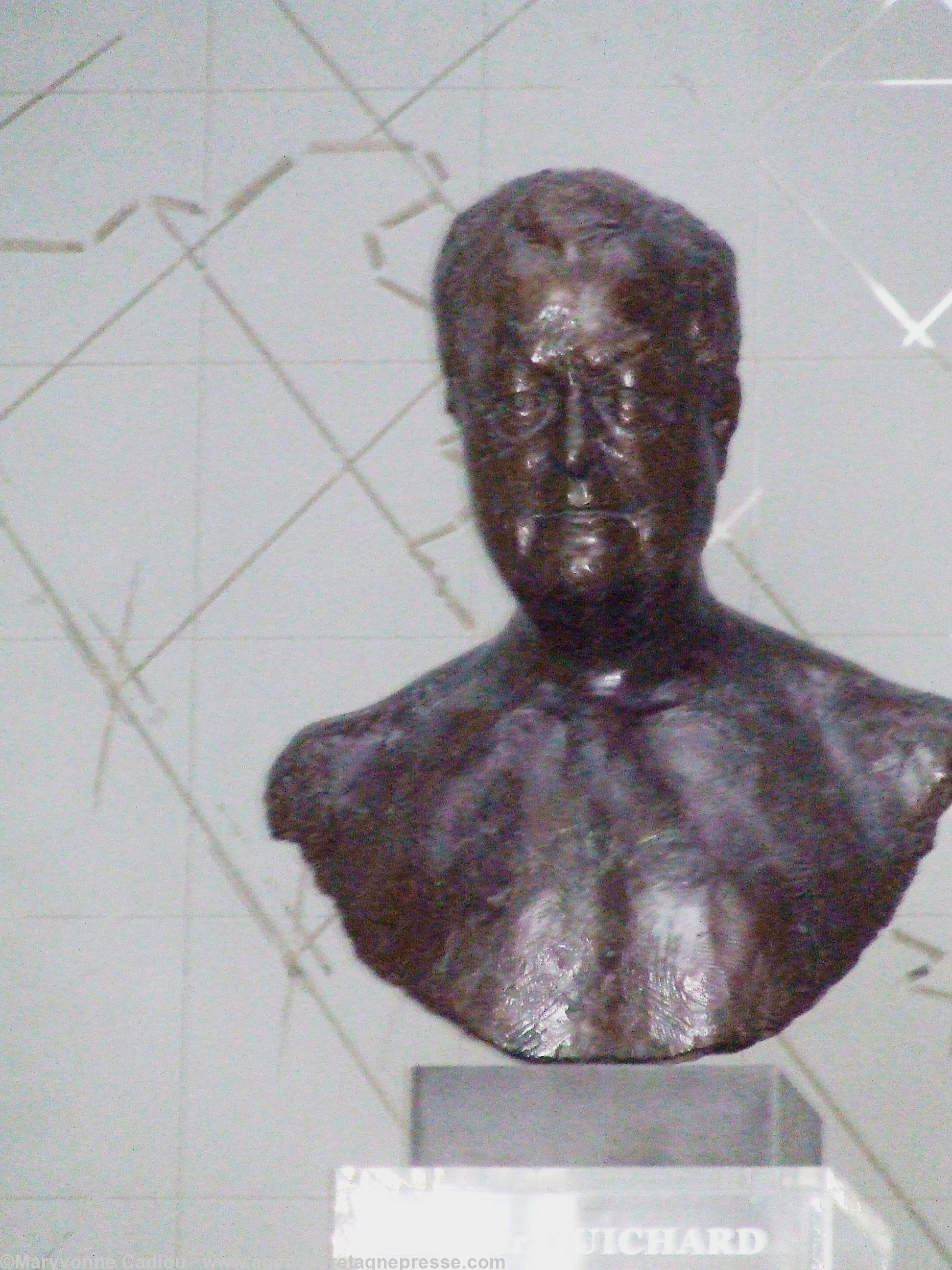 Olivier Guichard's bust in the Pays de Loire Region Hotel in Nantes.