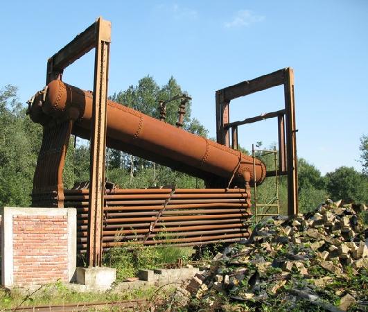 Rougé : l'ancienne chaudière à vapeur de la mine de fer