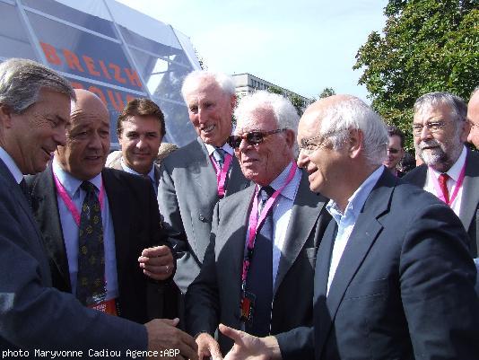 . Vincent Bolloré Jean Yves Le Drian Jean-Bernard  Bros louis Le Pensec Charles Josselin et Erick Orsenna.