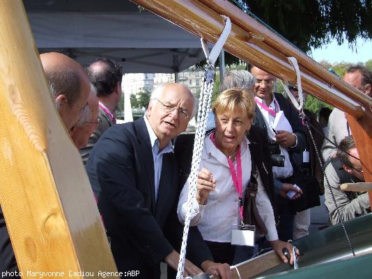 . Jean Yves Le Drian Patrick Mareschal Érick Orsenna Marylise Lebranchu auprès du Cormoran.