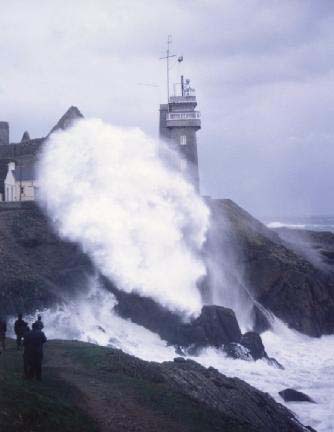 Pointe Saint-Mathieu. 17 janvier 1965. Copyright ABP.